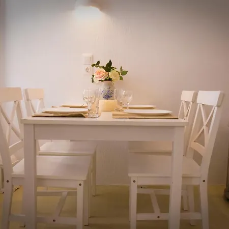 Linos * Emporio (Santorini)